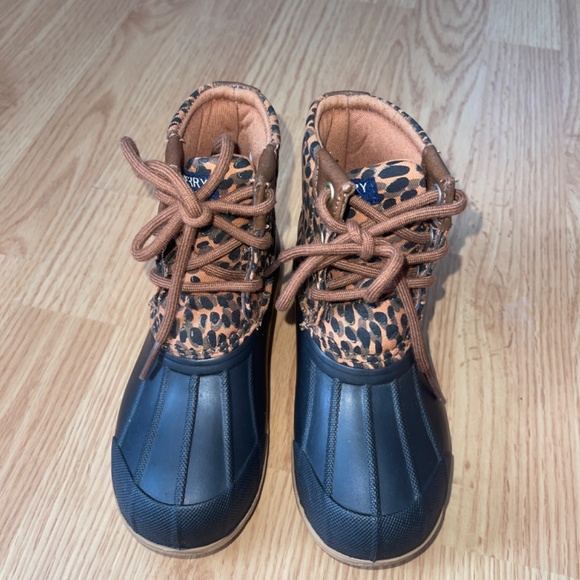 Girls Sperry Black and Brown Cheetah Print Port Duck Boot Size 9 - Picture 3 of 8